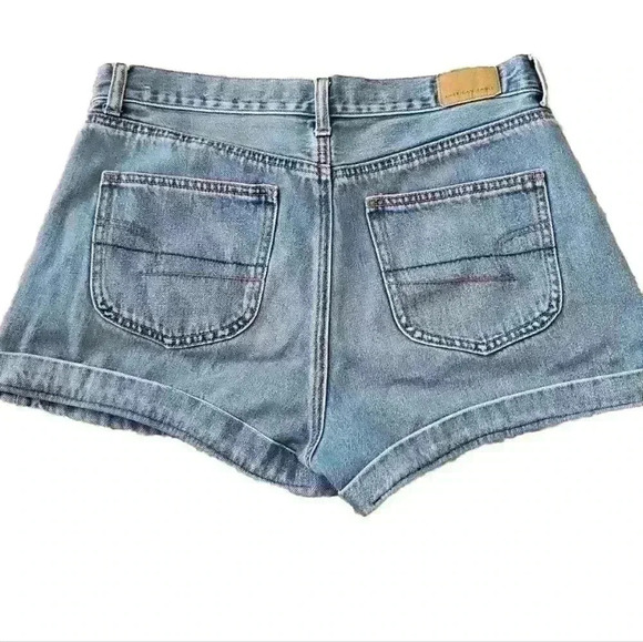 American Eagle Womens Medium Wash High Rise Mom Short 8 - Picture 3 of 10
